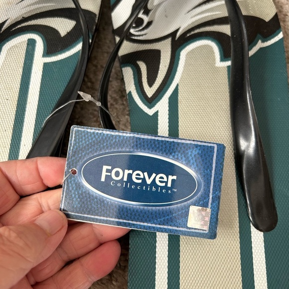 Forever Collectibles Philadelphia Eagles Flip Flops. Sandals. Football. NFL. - Picture 8 of 12